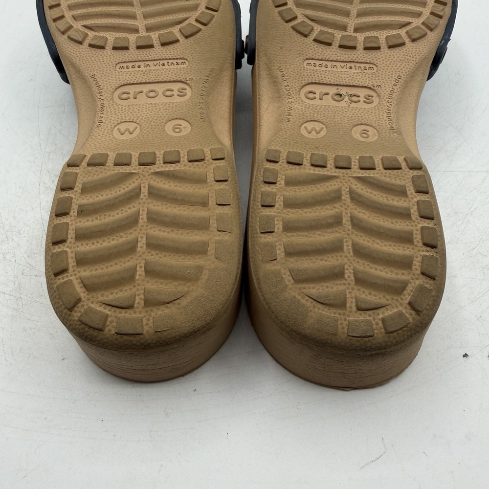 Crocs‎ Sarah Sandals Womens Sz 6 Beige/Navy Blue Slip On Slides Buckle 203054 - Picture 11 of 11